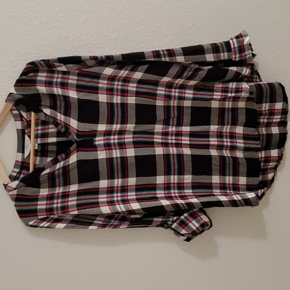 TIME AND TRU Adjustable Sleeve Plaid Top